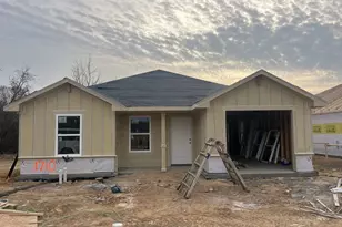 1710 Meadows Ln, Whitehouse, TX 75791 - Photo 1