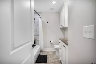 1126 E Oakwood St, Tyler, TX 75702 - Photo 17