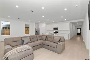 10100 Oakland Hills Dr, Cleveland, TX 77327 - Photo 11