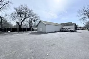 7323 Red Bud Dr, Dallas, TX 75227 - Photo 11