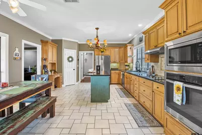 3800 Holly Ridge Drive, Longview, TX 75605 - Photo 11