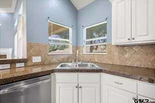 2136 Haverhill, Tyler, TX 75707 - Photo 11