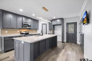 906 Duckenfield Ave, Tyler, TX 75701 - Photo 7