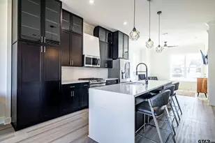 552 W W Erwin, Tyler, TX 75702 - Photo 9