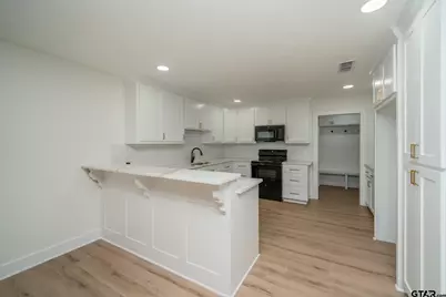 207 N White Oak Rd, White Oak, TX 75693 - Photo 13