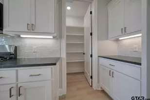 636 Prince Ln, Tyler, TX 75704 - Photo 11