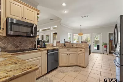 16687 Meadow Crest, Lindale, TX 75771 - Photo 13