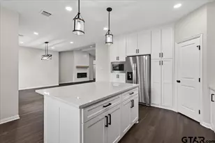 117 Bexar, Mabank, TX 75147 - Photo 3