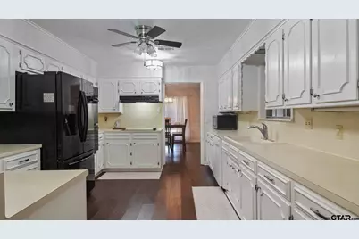 2829 Yorktown Drive, Tyler, TX 75701 - Photo 13