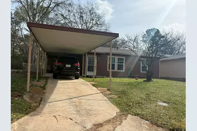 402 Milligan Dr, Pittsburg, TX 75686 - Photo 3