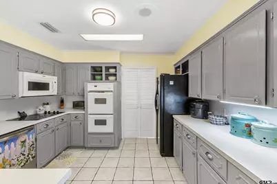 1302 W Sabine, Carthage, TX 75633 - Photo 11