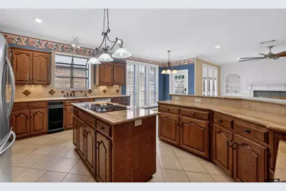 504 Hyde Park Dr, Tyler, TX 75701 - Photo 9