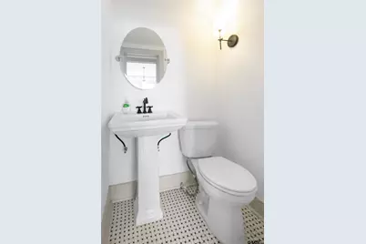 401 W 4th St, Tyler, TX 75701 - Photo 9