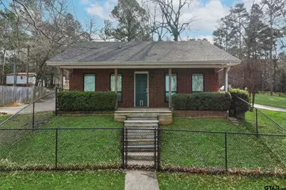 3075 E Lake Dr, Gladewater, TX 75647 - Photo 1