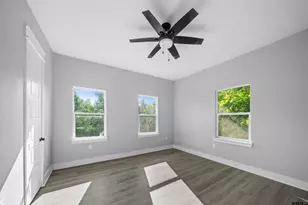 917 N Jackson St, Palestine, TX 75801 - Photo 25