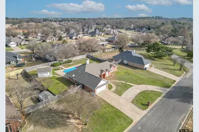 825 Braewood Cir, Lindale, TX 75771 - Photo 3