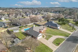 825 Braewood Cir, Lindale, TX 75771 - Photo 3