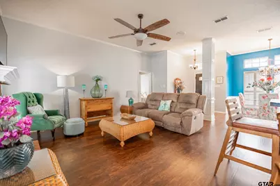 825 Braewood Cir, Lindale, TX 75771 - Photo 9