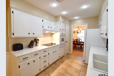 1218 Kingsbury Rd, Tyler, TX 75701 - Photo 7