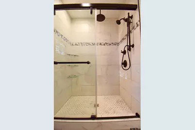 1218 Kingsbury Rd, Tyler, TX 75701 - Photo 11