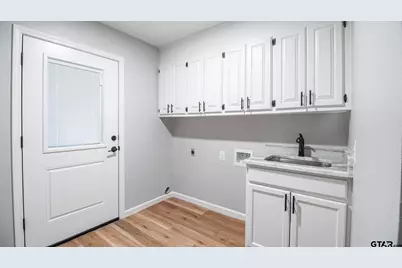 18208 N Lakeview, Troup, TX 75789 - Photo 27