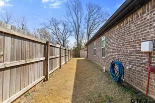 17110 Crossing Cir, Lindale, TX 75771 - Photo 29