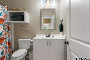 17110 Crossing Cir, Lindale, TX 75771 - Photo 17