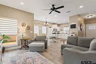 17110 Crossing Cir, Lindale, TX 75771 - Photo 9