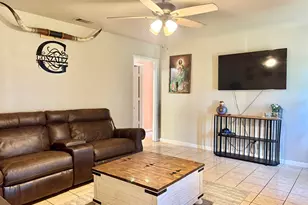 402 Milligan Dr, Pittsburg, TX 75686 - Photo 3