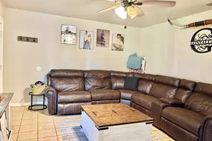 402 Milligan Dr, Pittsburg, TX 75686 - Photo 5