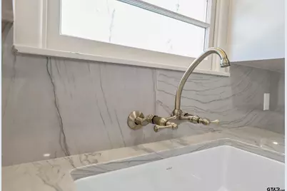 4211 Birdwell, Tyler, TX 75703 - Photo 9