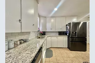 2601 E George Richey Rd, Longview, TX 75605 - Photo 17