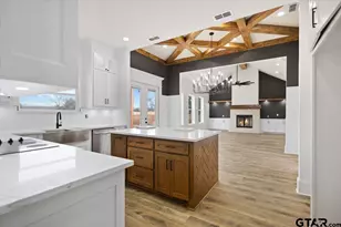 19395 Ridge Point Cir, Lindale, TX 75771 - Photo 11