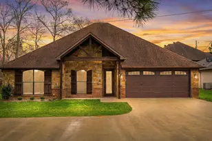 2114 W Hawkins Pkwy, Longview, TX 75605 - Photo 1