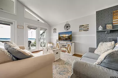 1067 Beachside Dr, Chandler, TX 75758 - Photo 9