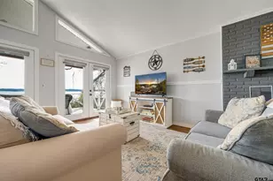 1067 Beachside Dr, Chandler, TX 75758 - Photo 9