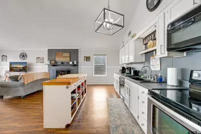 1067 Beachside Dr, Chandler, TX 75758 - Photo 15