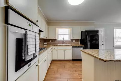 128 Clearview Dr, Palestine, TX 75803 - Photo 11