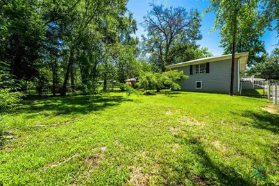 1506 Bassett Road, Palestine, TX 75803 - Photo 15