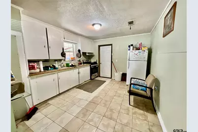 2846 Gillespie Street, Greenville, TX 75401 - Photo 9