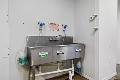 207 N Henderson Blvd, Kilgore, TX 75662 - Photo 13