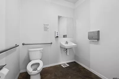 207 N Henderson Blvd, Kilgore, TX 75662 - Photo 17