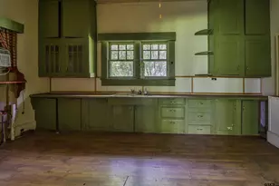 501 N Spring, Grand Saline, TX 75140 - Photo 3