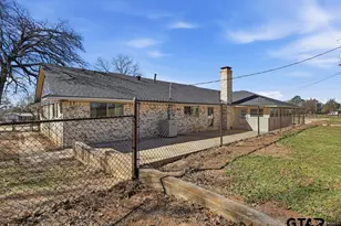 810 W Pine St, Winnsboro, TX 75494 - Photo 7