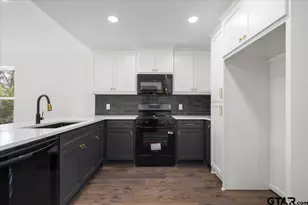 451 W Harmony St, Tyler, TX 75702 - Photo 15