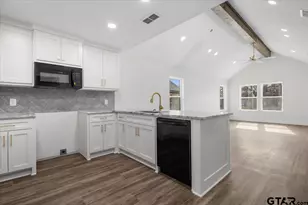 435 W Harmony St, Tyler, TX 75702 - Photo 9