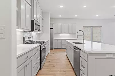 6854 Lazy Vale Ct., Tyler, TX 75703 - Photo 7