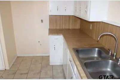 613 Beth, Tyler, TX 75703 - Photo 9