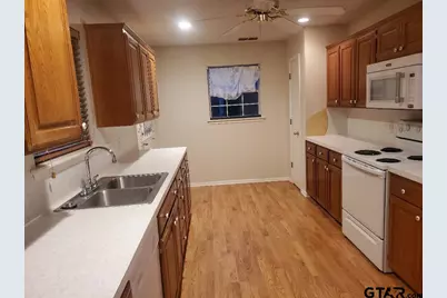 231 Lamplight Path, Holly Lake Ranch, TX 75765 - Photo 19
