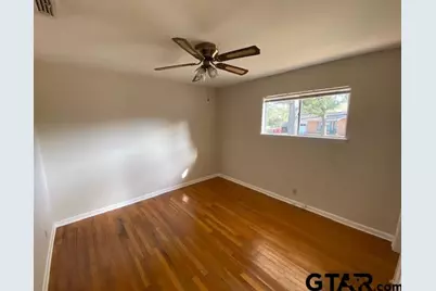 2415 Pleasant Dr, Tyler, TX 75701 - Photo 9